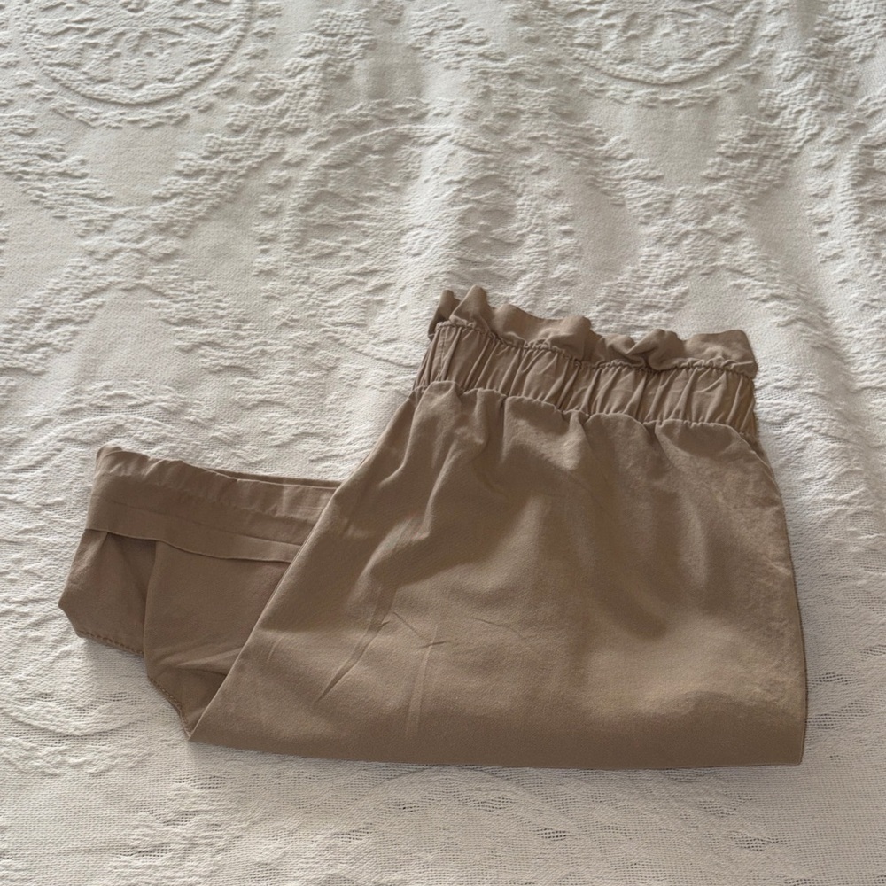 Abercrombie & Fitch Women's High Rise Tan Shorts Gently Loved L - Picture 10 of 11